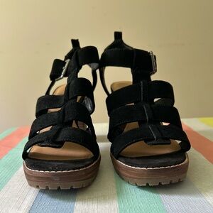 Crown Vintage Black and Brown Sandals with Strappy Design
